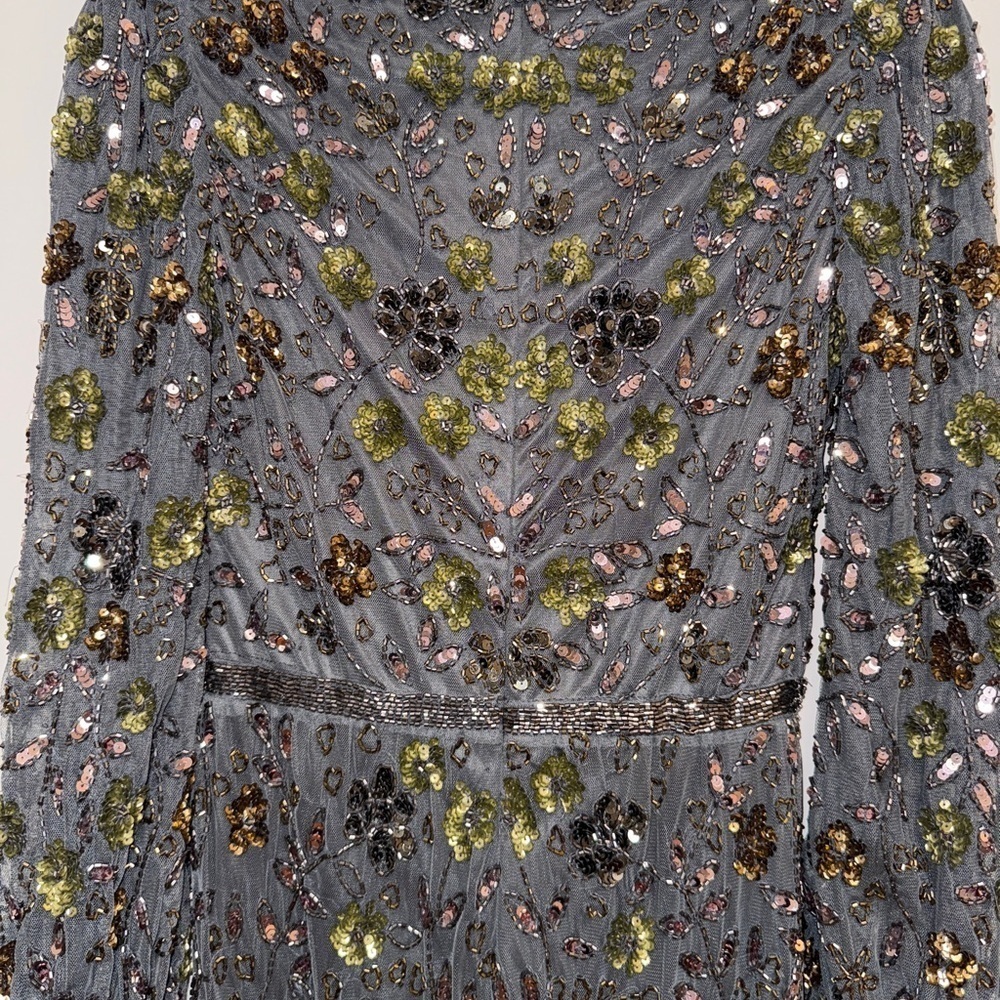 NWT | Mac Duggal 5571 Coal Long Sleeve V Neck Midi Dress
Size 4 - Picture 11 of 13